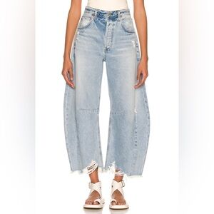 Citizens Of Humanity Horseshoe wide leg light wash Jean in Savahn Size 28